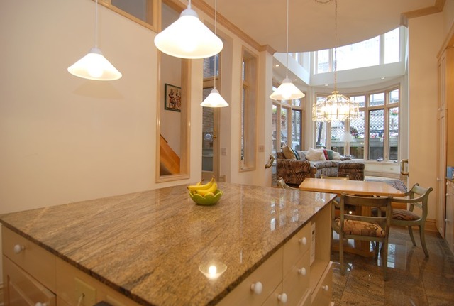 109 E Bellevue Pl, Chicago, IL 60611 photo 5