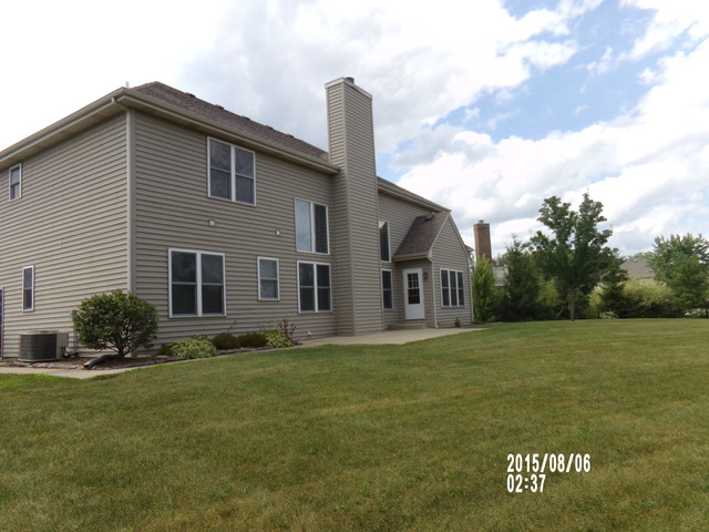 3 Grayhawk Ct, Algonquin, IL 60102 photo 2