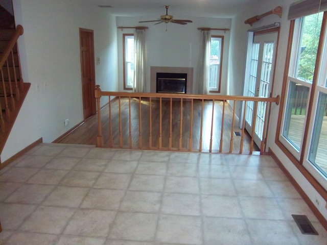 1080 Cobblers Xing, Elgin, IL 60120 photo 6