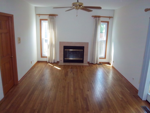1080 Cobblers Xing, Elgin, IL 60120 photo 7