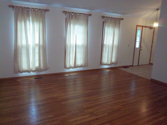 1080 Cobblers Xing, Elgin, IL 60120 photo 3