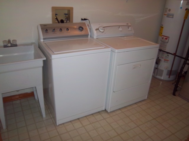 1080 Cobblers Xing, Elgin, IL 60120 photo 8