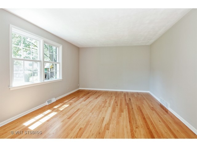 512 Cypress Dr, Naperville, IL 60540 photo 3