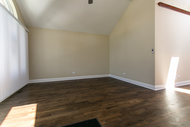 4851 S Linder Ave, Chicago, IL 60638 photo 3