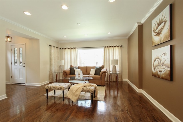 1715 E 83rd Pl, Chicago, IL 60617 photo 2