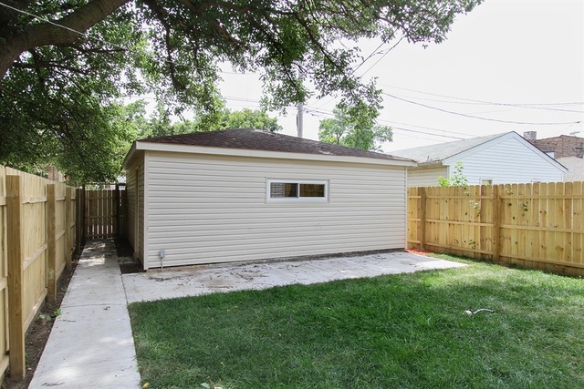 1715 E 83rd Pl, Chicago, IL 60617 photo 10