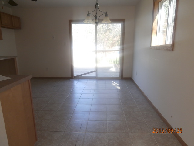 596 Moore St, Kankakee, IL 60901 photo 7