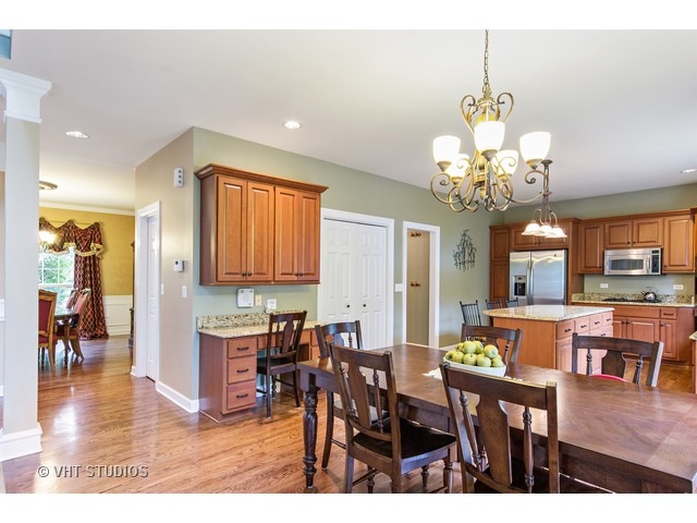 4408 Esquire Cir, Naperville, IL 60564 photo 4