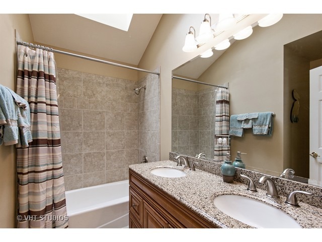4408 Esquire Cir, Naperville, IL 60564 photo 18