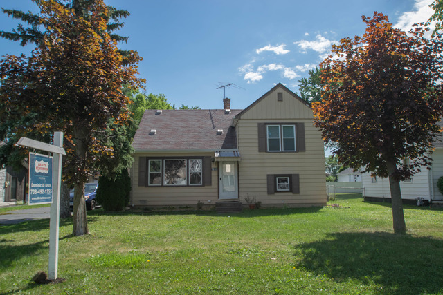 7533 Thomas Ave, Bridgeview, IL 60455 photo 1