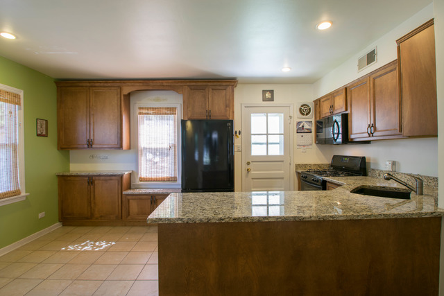 7533 Thomas Ave, Bridgeview, IL 60455 photo 6