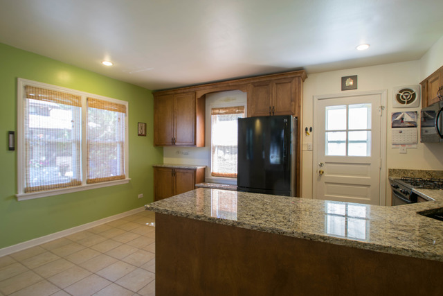 7533 Thomas Ave, Bridgeview, IL 60455 photo 5