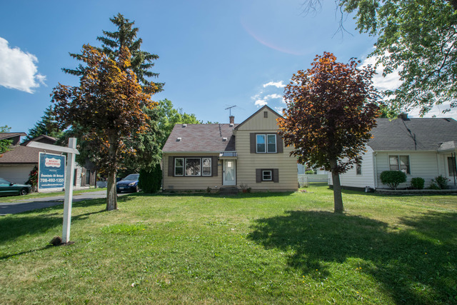 7533 Thomas Ave, Bridgeview, IL 60455 photo 2