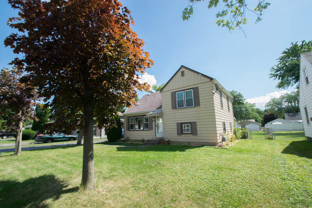 7533 Thomas Ave, Bridgeview, IL 60455 photo 4