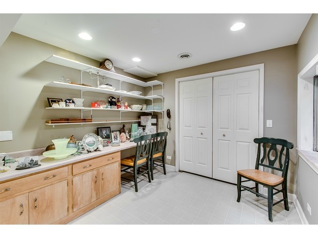 2025 Stoddard Ave, Wheaton, IL 60187 photo 22