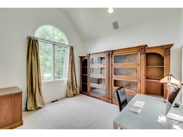 2025 Stoddard Ave, Wheaton, IL 60187 photo 3