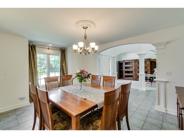 2025 Stoddard Ave, Wheaton, IL 60187 photo 4