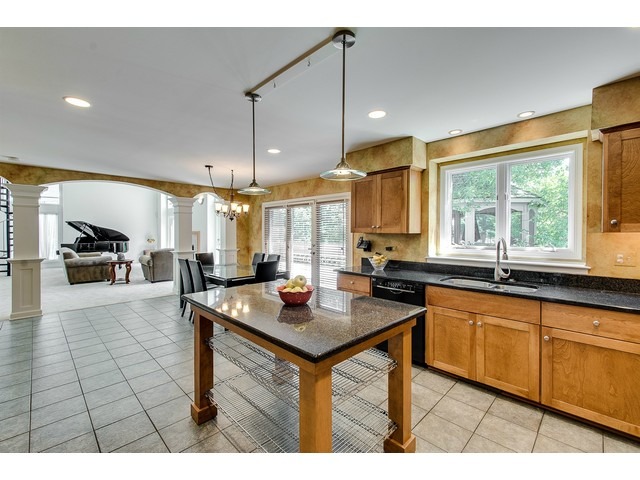 2025 Stoddard Ave, Wheaton, IL 60187 photo 9