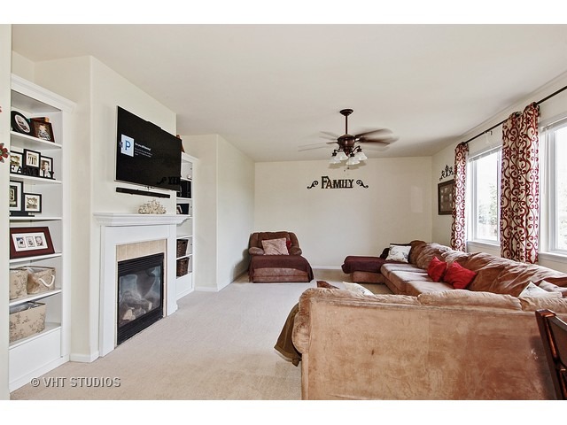 3300 Lafayette St, Elgin, IL 60124 photo 7