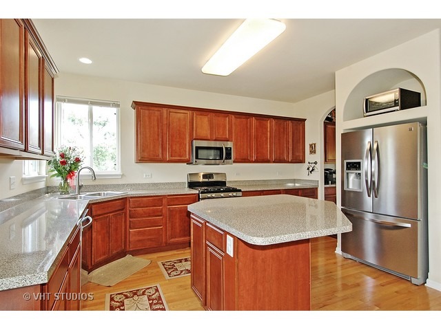 3300 Lafayette St, Elgin, IL 60124 photo 4