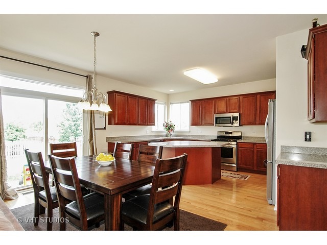 3300 Lafayette St, Elgin, IL 60124 photo 5