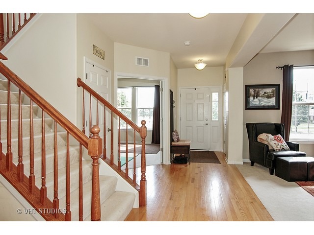3300 Lafayette St, Elgin, IL 60124 photo 2