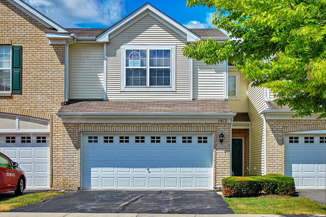 1412 Millbrook Dr, Algonquin, IL 60102 photo 1