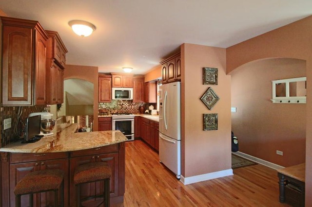 517 Delles Rd, Wheaton, IL 60187 photo 4