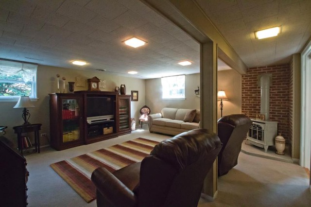 517 Delles Rd, Wheaton, IL 60187 photo 12