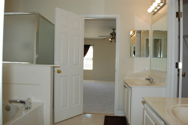 1985 Ridgemore Dr, Bartlett, IL 60103 photo 8