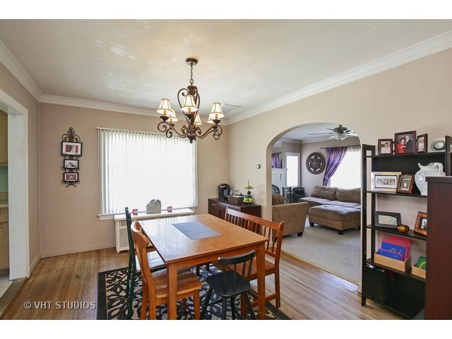 524 Preston Ave, Elgin, IL 60120 photo 3