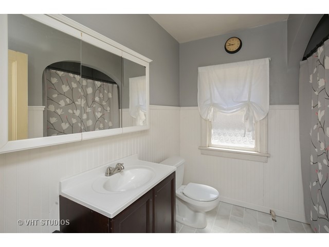 524 Preston Ave, Elgin, IL 60120 photo 8