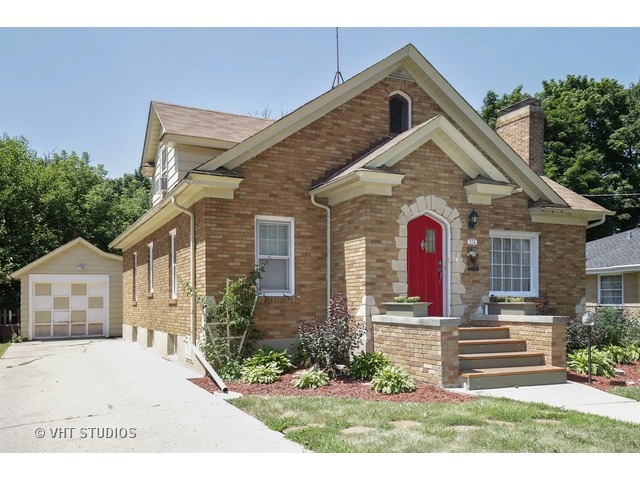 524 Preston Ave, Elgin, IL 60120 photo 1