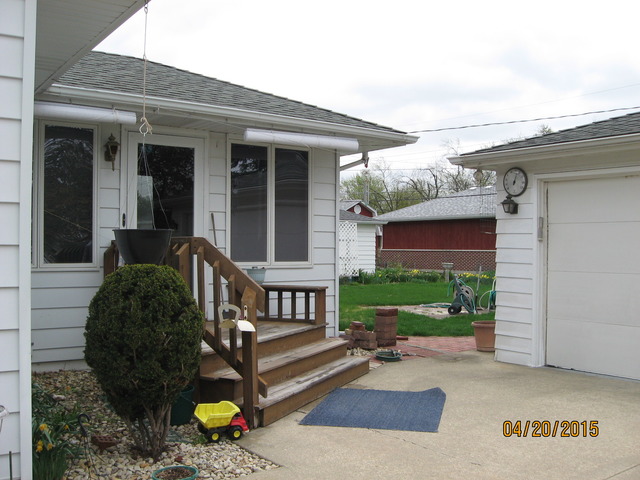 1041 E 8th St, Lockport, IL 60441 photo 1