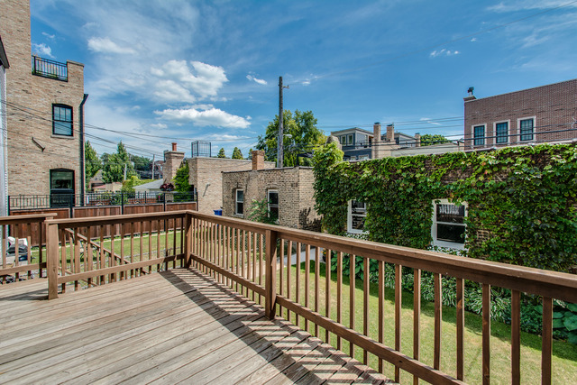 1237 W Eddy St, Chicago, IL 60657 photo 25