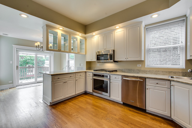1237 W Eddy St, Chicago, IL 60657 photo 10