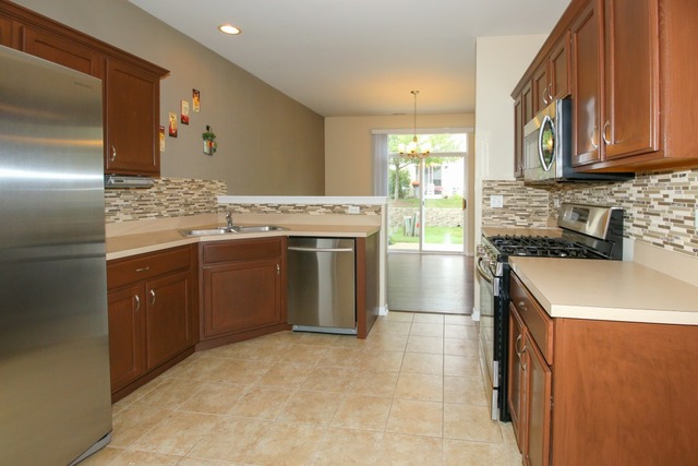 2886 Falling Waters Dr, Lake Villa, IL 60046 photo 5