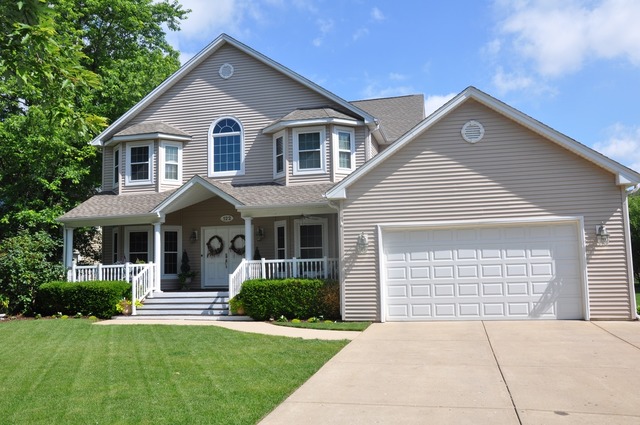 122 W Maple Ave, Roselle, IL 60172 photo 1