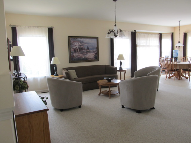 132 Norman Dr, Mchenry, IL 60050 photo 3