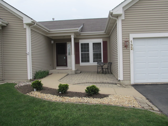 132 Norman Dr, Mchenry, IL 60050 photo 2