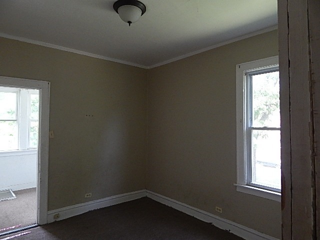 8006 S Burnham Ave, Chicago, IL 60617 photo 2