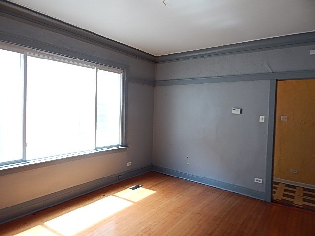 8006 S Burnham Ave, Chicago, IL 60617 photo 5