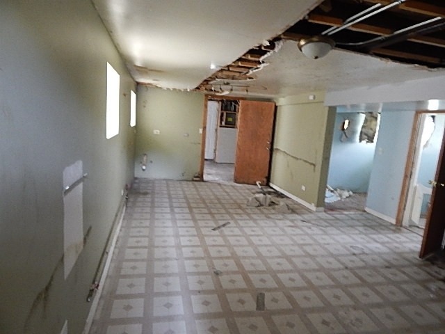 8006 S Burnham Ave, Chicago, IL 60617 photo 3