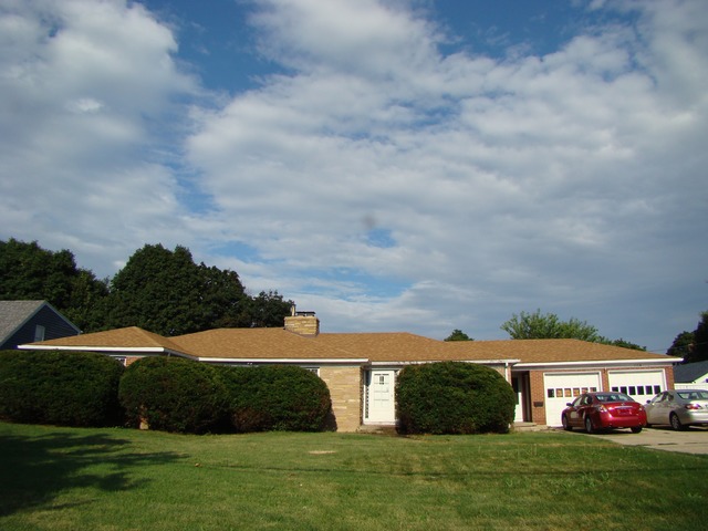 115 N Mclean Blvd, Elgin, IL 60123 photo 1