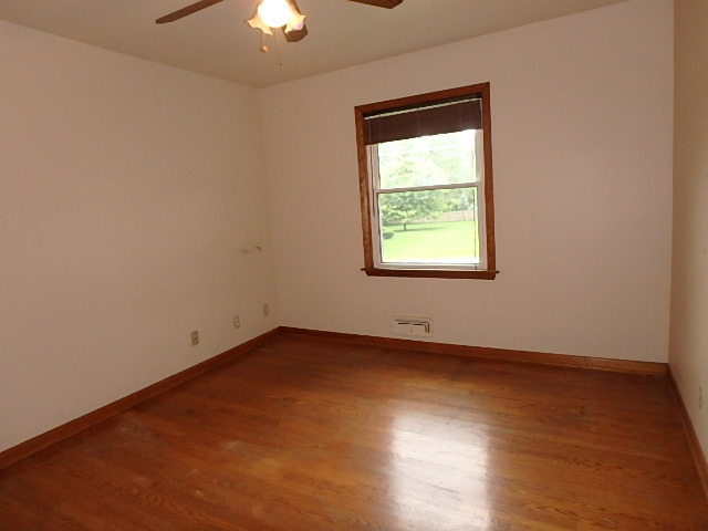 636 Meyer Ct, Aurora, IL 60506 photo 8