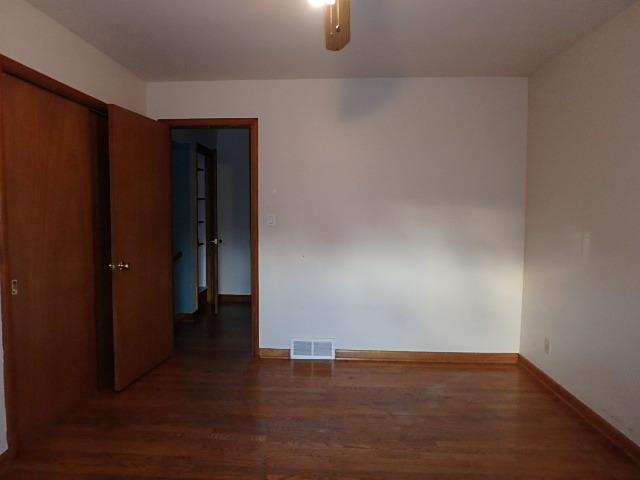 636 Meyer Ct, Aurora, IL 60506 photo 9