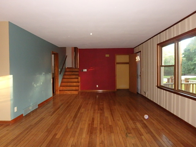 636 Meyer Ct, Aurora, IL 60506 photo 2