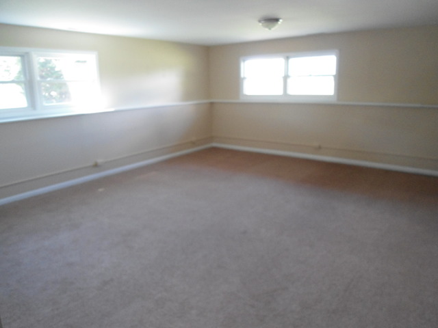 401 E Hillcrest Dr, Dekalb, IL 60115 photo 9