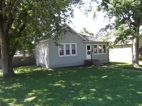 327 E Devlin St, Spring Valley, IL 61362 photo 1