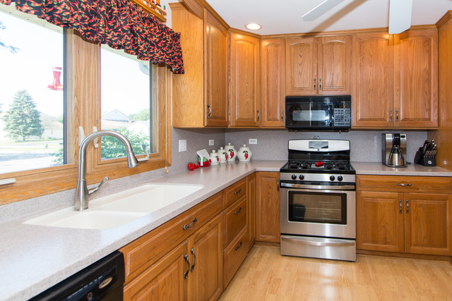 253 Hill Ave, Bartlett, IL 60103 photo 3